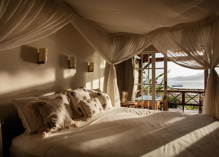 Serenity Luxurious Beachfront Villa & Spa With Private Infinity Pool, 8 Guests