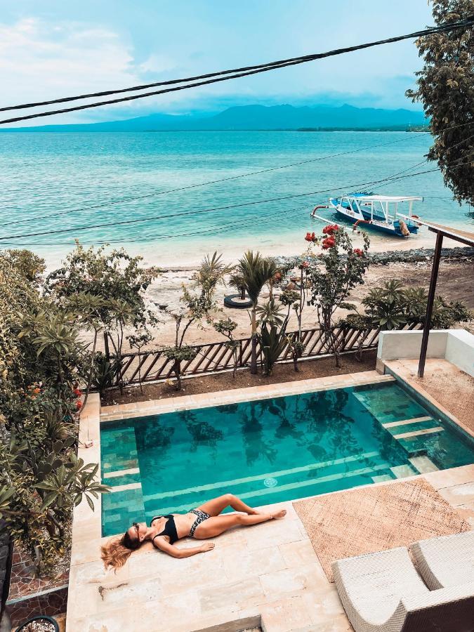 Villa Serenity Luxurious Beachfront & With Private Infinity Pool, 8 Guests *
