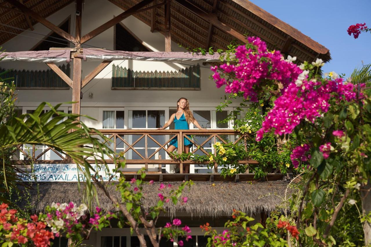 Villa Serenity Luxurious Beachfront & With Private Infinity Pool, 8 Guests *
