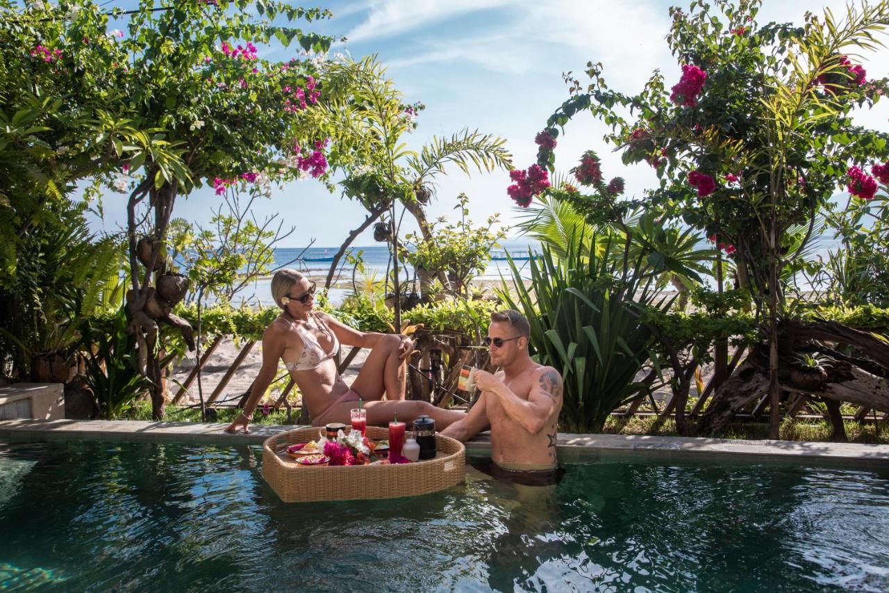 Villa Serenity Luxurious Beachfront & With Private Infinity Pool, 8 Guests Gili Air