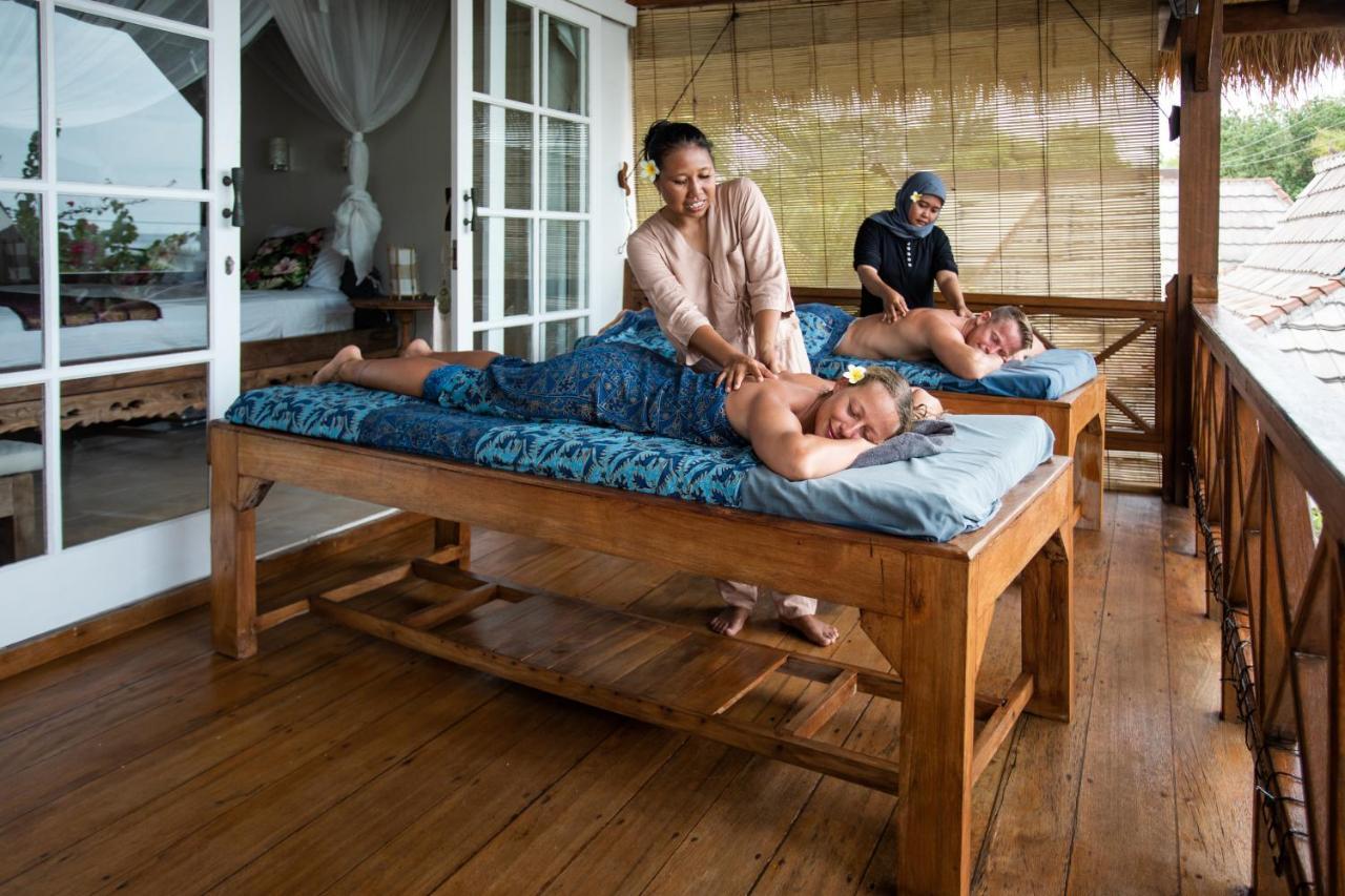 Villa Serenity Luxurious Beachfront & With Private Infinity Pool, 8 Guests