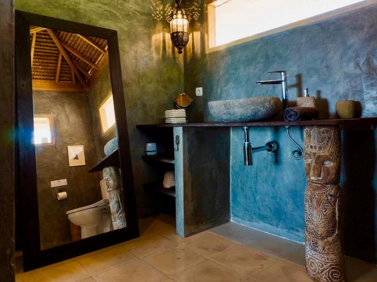 Serenity Luxurious Beachfront & With Private Infinity Pool, 8 Guests