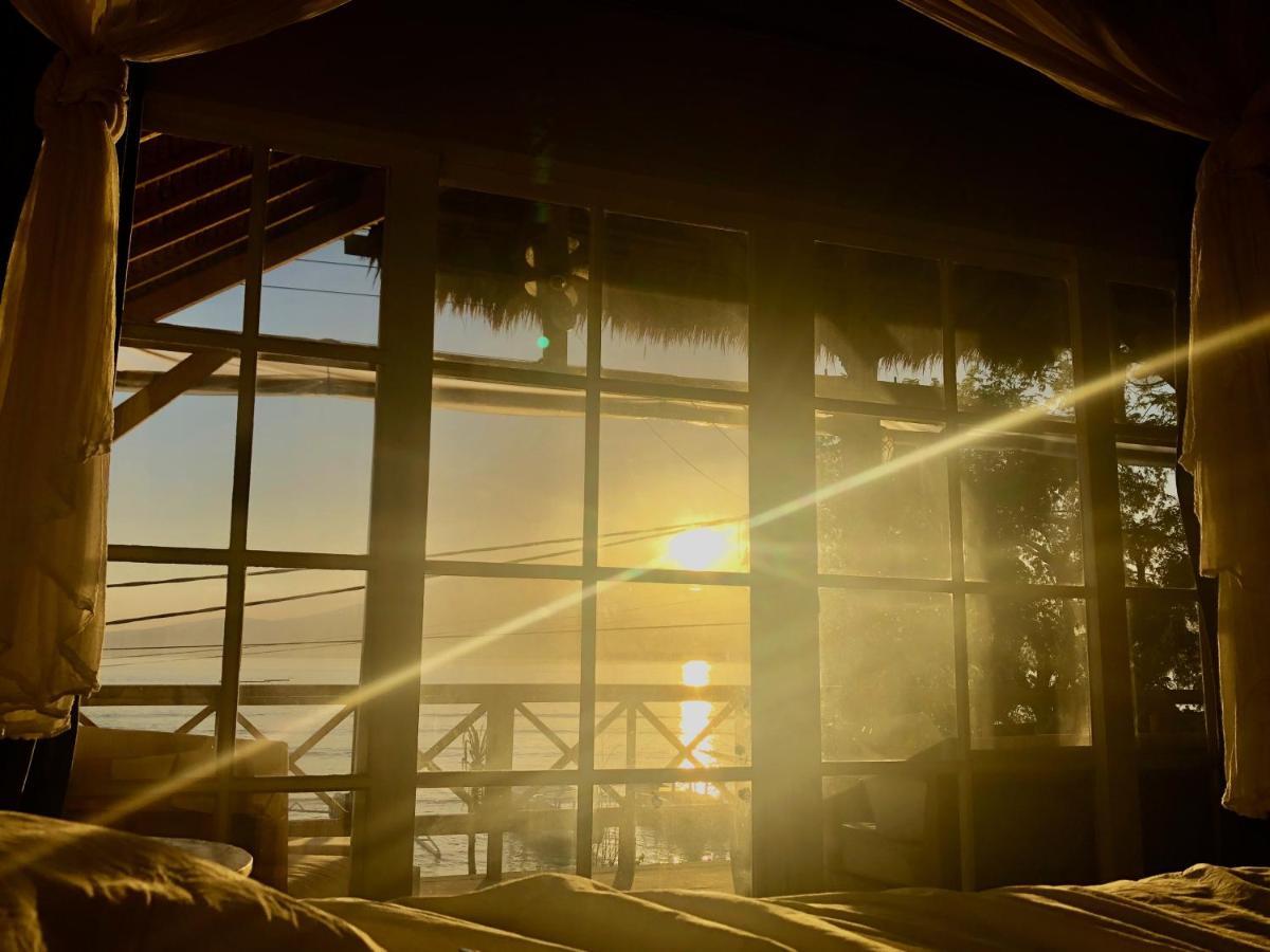 Serenity Luxurious Beachfront & With Private Infinity Pool, 8 Guests *